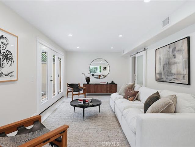 Apartment for sale in Costa Mesa, California
