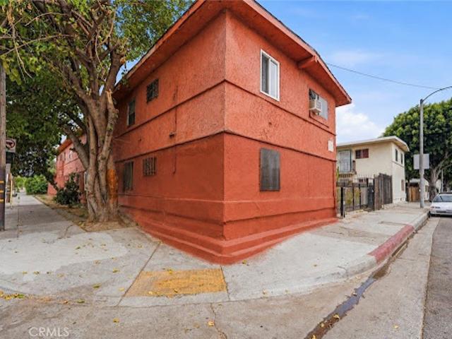 Apartment for sale in Canoga Park, California