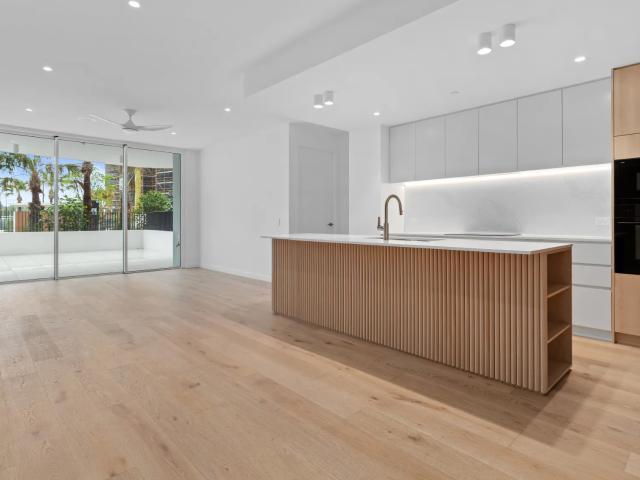 Apartment for rent in Biggera Waters, Gold Coast City