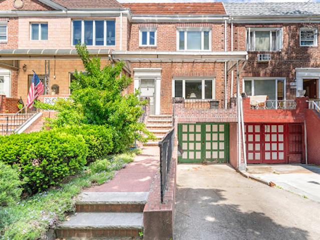 Apartment for sale in Queens, Arverne