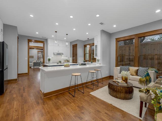 Apartment for sale in Dallas, Dallas County