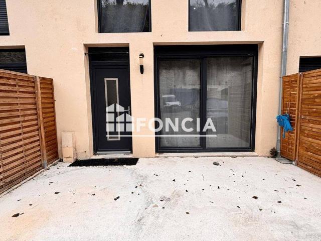 Appartement location à Le Petit Roconval, Amenucourt