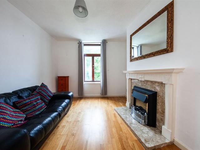 Apartment to rent in Bluebell, North Tipperary