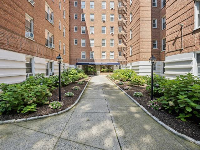 Apartment for sale in Eastchester, New York