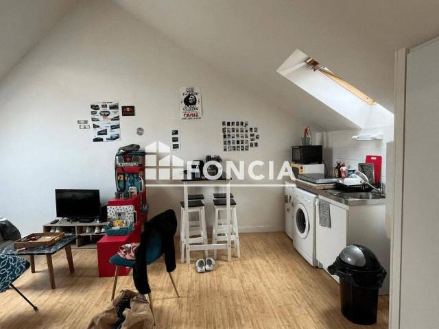 Studio location à Centre Ville Rive Droite, Laval