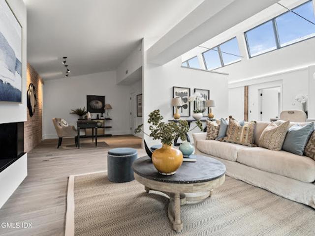 Apartment for sale in Westport