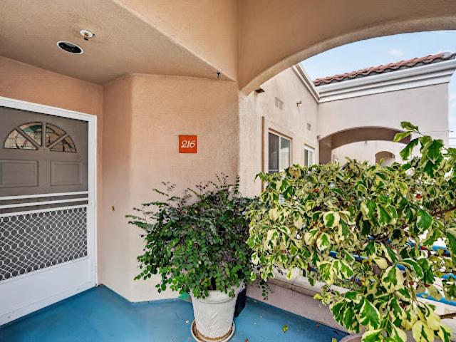 Apartment for sale in Oceanside, California