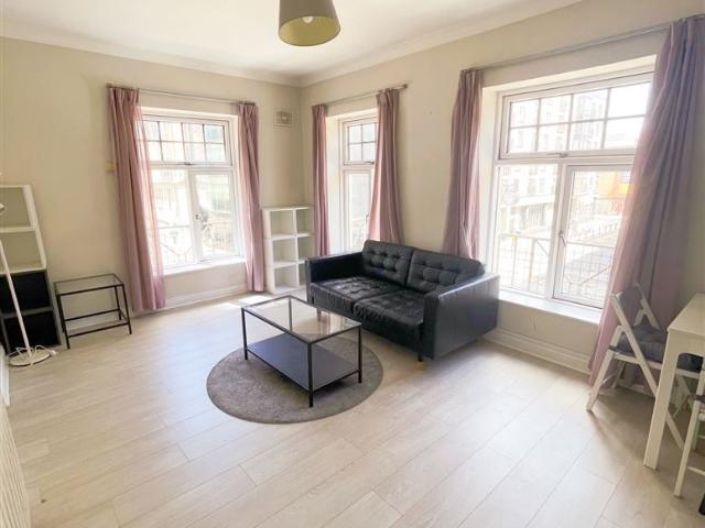 Apartment to rent in Bluebell, North Tipperary