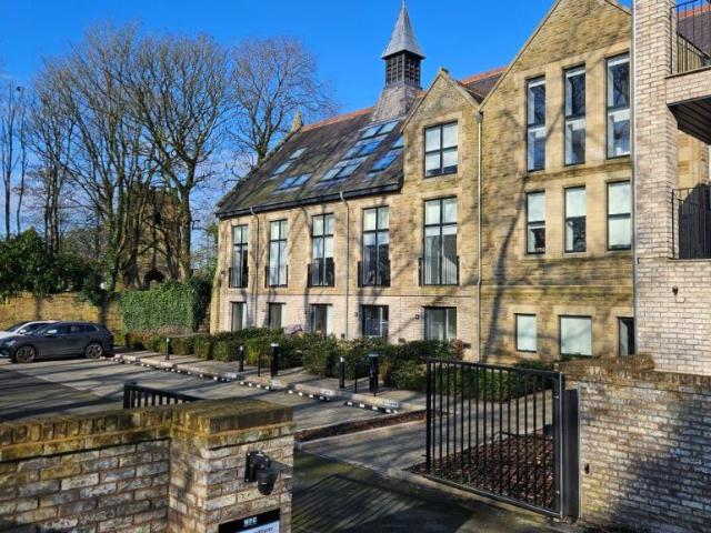 House for rent in Bradshaw, Lee Bank
