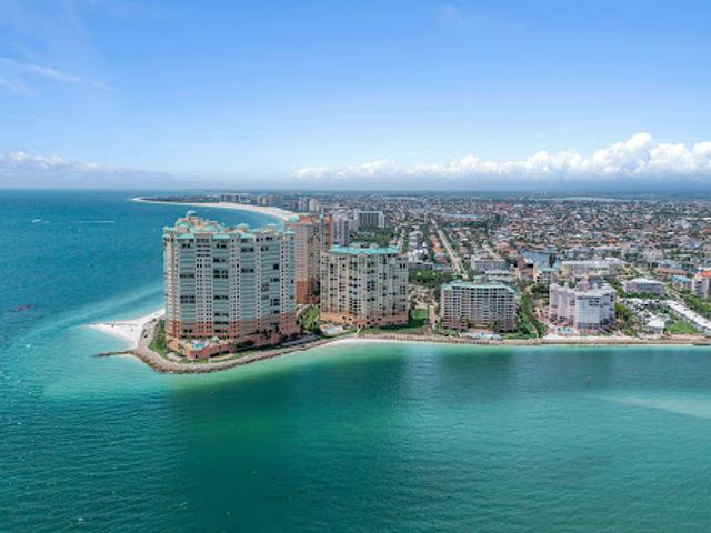 Apartment for sale in Marco Island