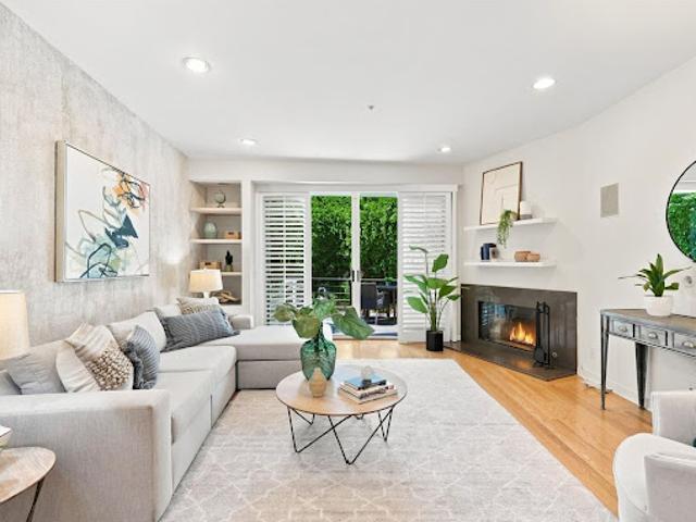 Apartment for sale in Santa Monica, California