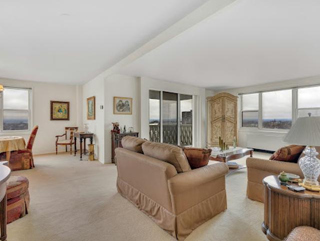 Apartment for sale in Fort Lee, New Jersey