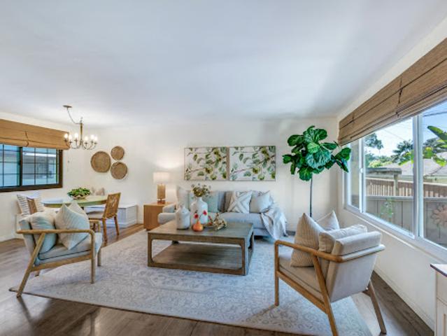 Apartment for sale in Costa Mesa