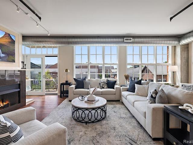 Apartment for sale in Birmingham, Michigan