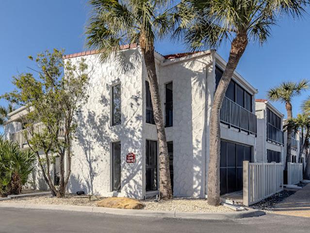 Apartment for sale in Canoga Park, California