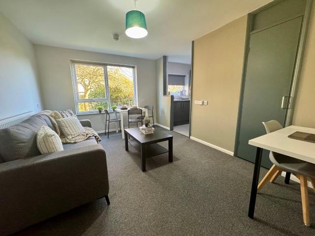 Apartment for rent in Clifton, Haddon