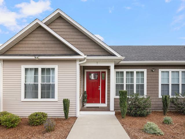 Apartment for sale in Warwick, Rhode Island