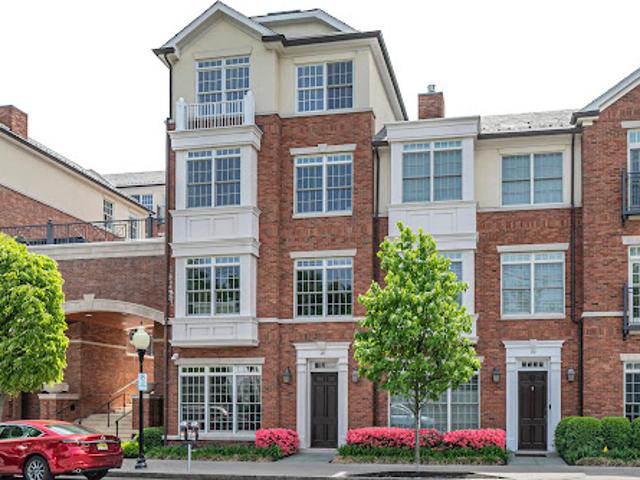 Apartment for sale in Princeton, New Jersey