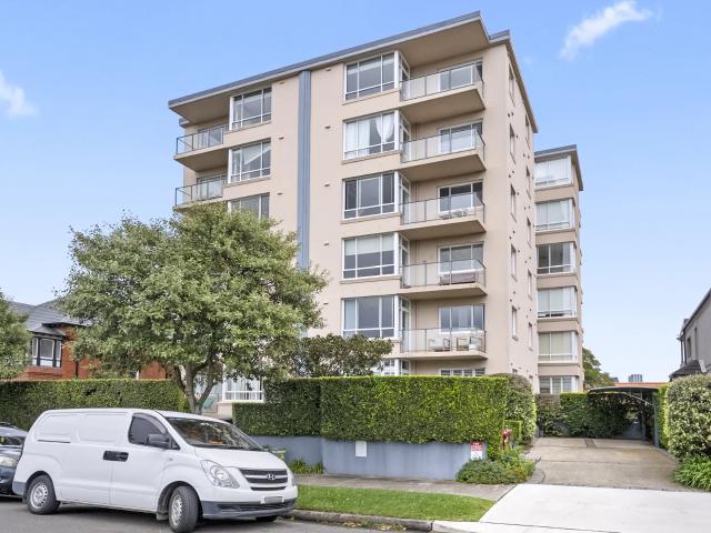 Apartment for rent in Lower North Shore, Sydney