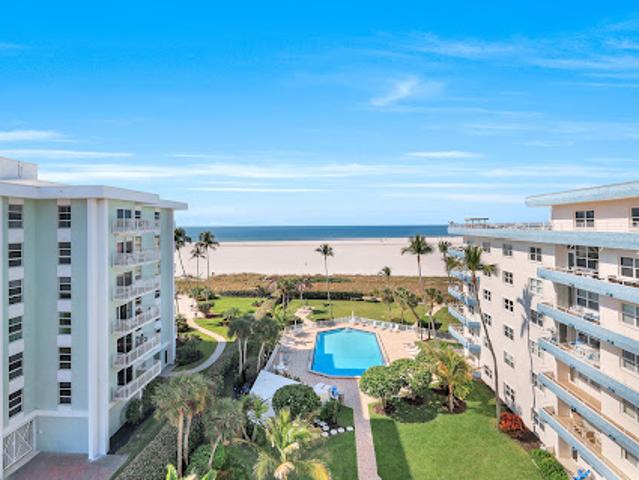 Apartment for sale in Marco Island, Florida