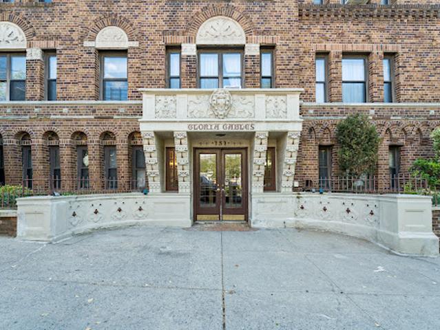 Apartment for sale in Hudson, New Jersey