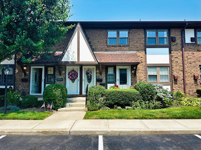 Apartment for sale in Babylon, New York
