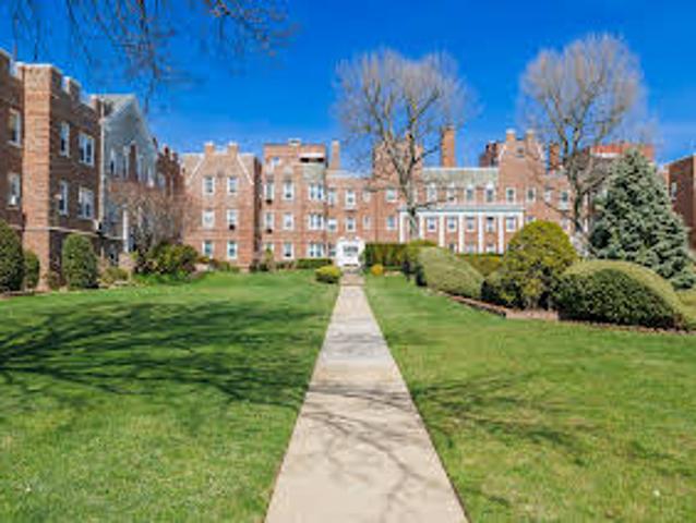 Apartment for sale in Rockville Centre