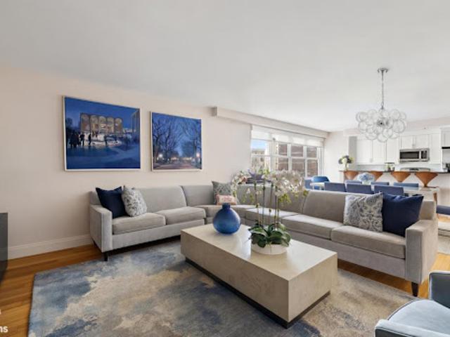 Apartment for sale in Arverne, New York