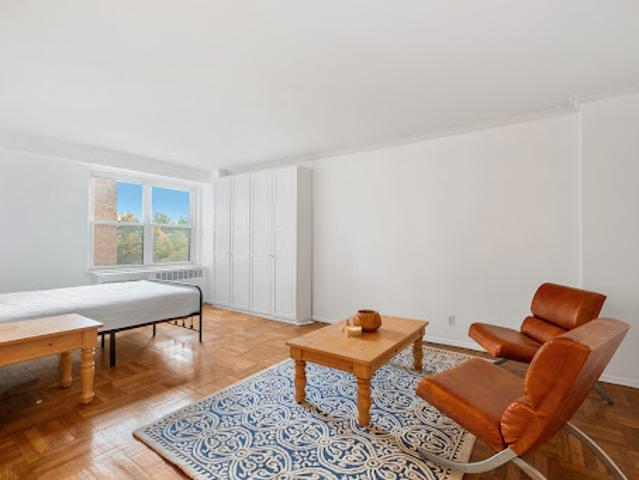 Apartment for sale in Scarsdale, New York