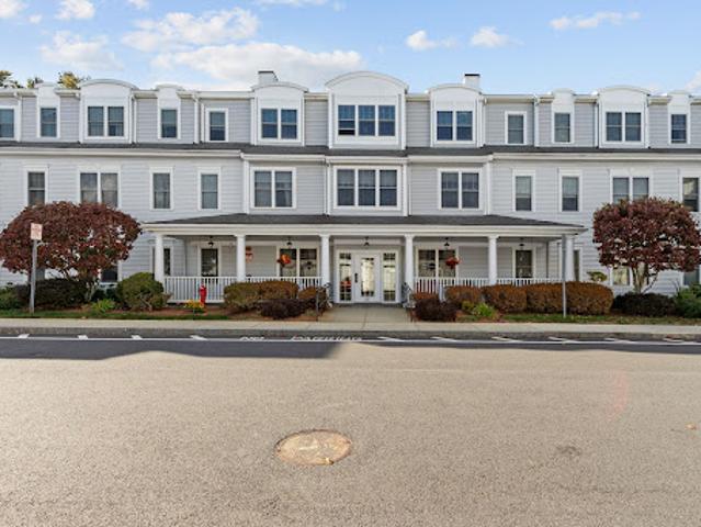 Apartment for sale in Acton, Middlesex County