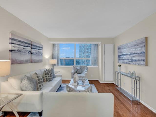 Apartment for sale in Woburn, Ontario