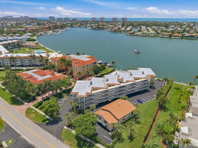 Apartment for sale in Marco Island, Florida