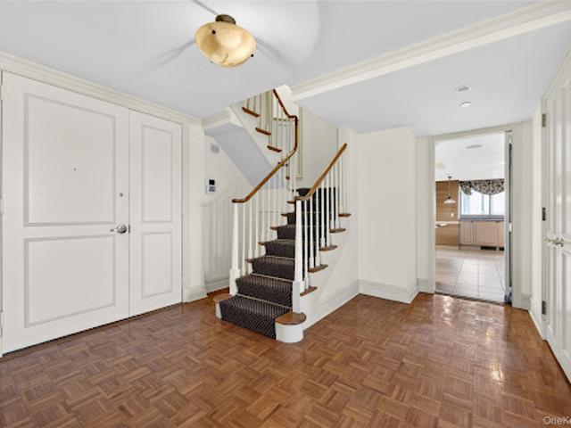 Apartment for sale in Nassau, New York