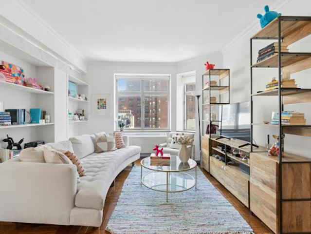 Apartment for sale in Arverne, New York