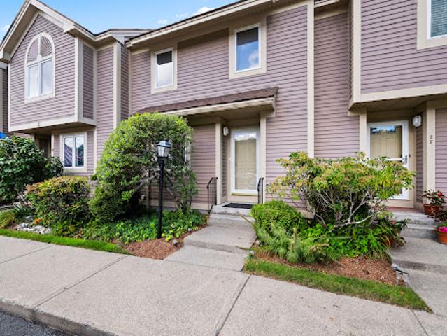 Apartment for sale in Ayer, Middlesex County