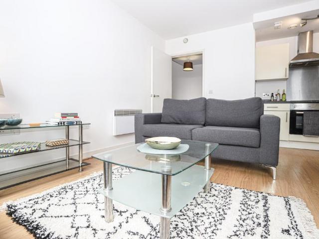 Apartment for rent in Chinatown, Calderstones