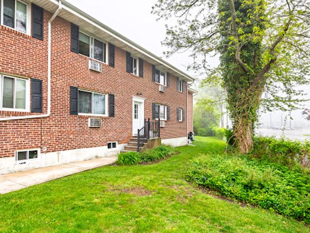 Apartment for sale in Babylon, New York
