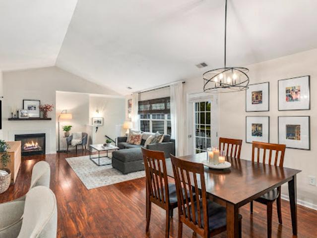 Apartment for sale in City of Pewaukee, Waukesha County