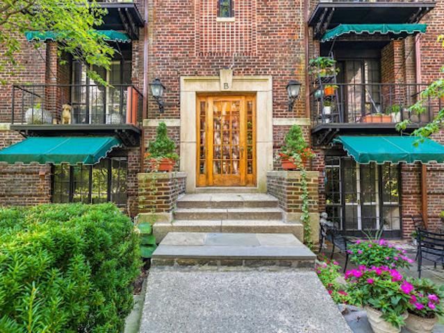 Apartment for sale in White Plains, New York