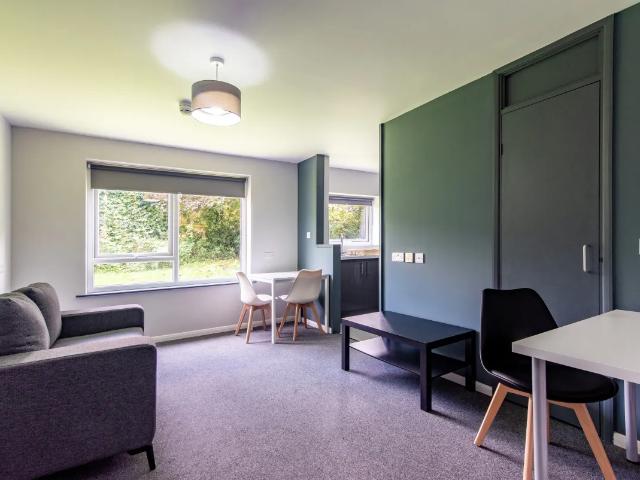 Apartment for rent in Clifton, Haddon