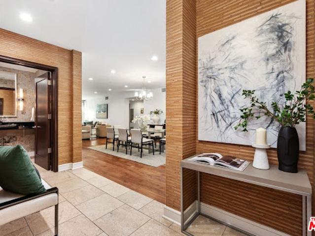 Apartment for sale in Beverly Hills, California