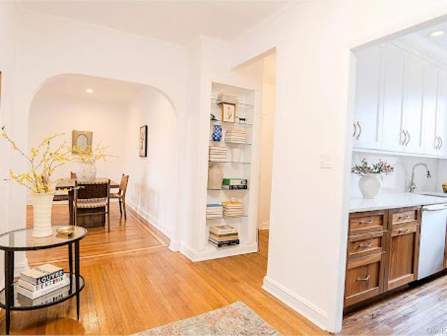 Apartment for sale in Nassau, New York