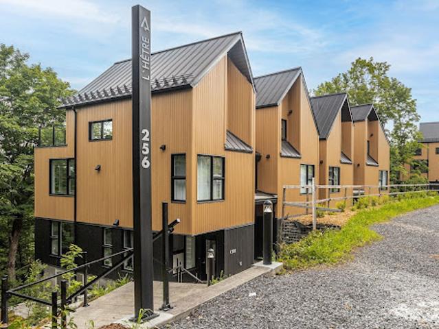 Apartment for sale in Bromont