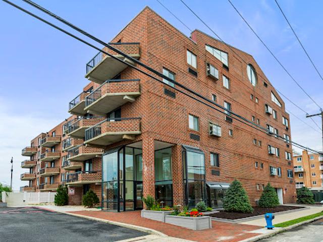 Apartment for sale in Nassau, New York