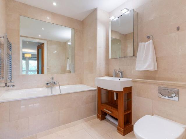 Apartment to rent in Bluebell, North Tipperary