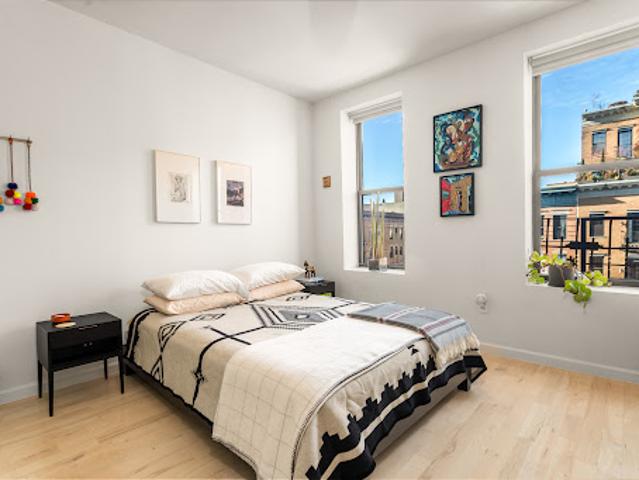 Apartment for sale in Arverne, New York