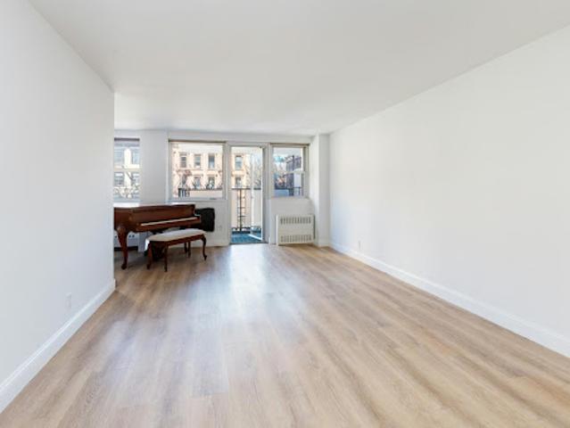 Apartment for sale in Arverne, New York