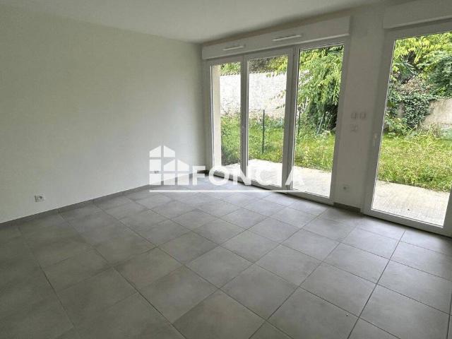 Studio location à Feyzin, Rhône