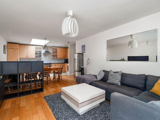Apartment to rent in Bluebell, North Tipperary