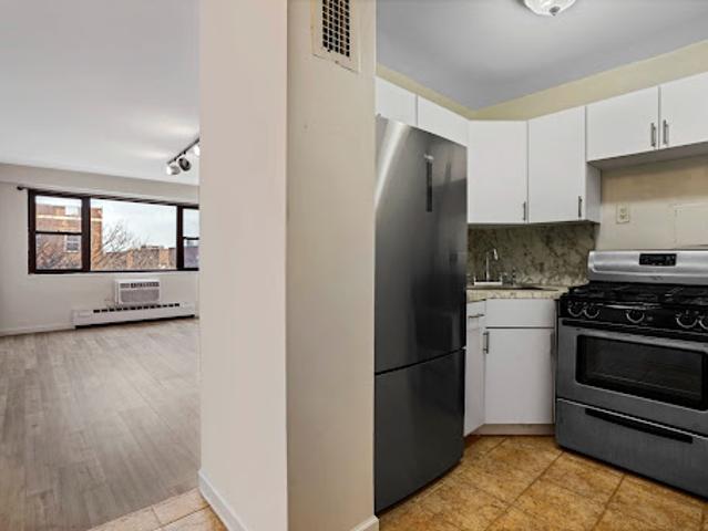 Apartment for sale in Queens, Arverne